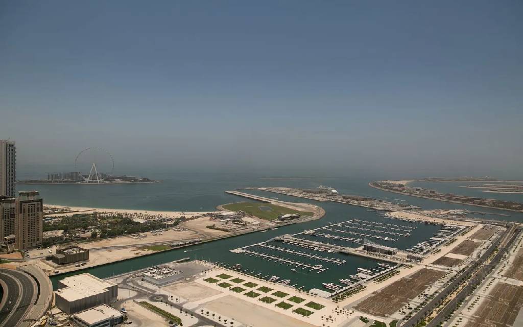 Marina Crown
